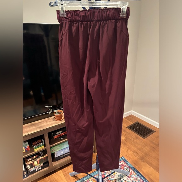 Lululemon keep moving joggers in excellent condition - Picture 9 of 16